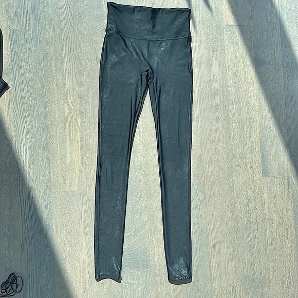 SPANX Faux Leather Leggings (Size M, TALL) - Picture 3 of 6